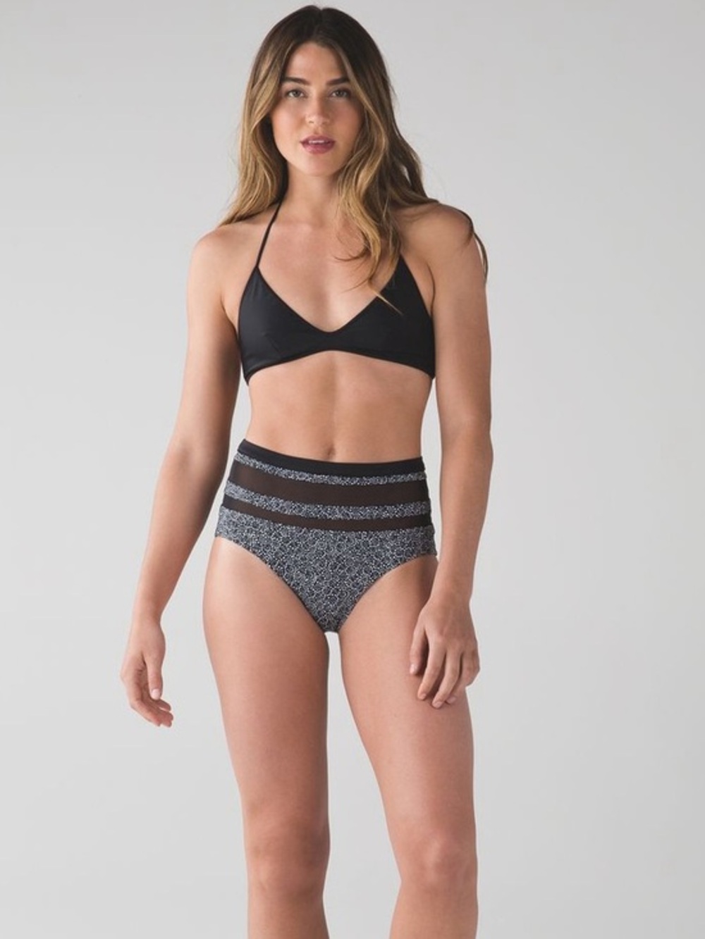 Lululemon Go With The Flow (High Waist)
Freckle Flower Black White / Black sz 4